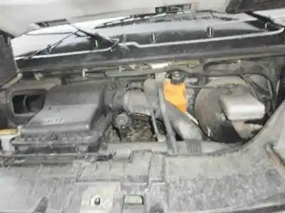 Véhicule à la ferraille renault mascot 160 65 4x2 de l'année 2005 alimenté 