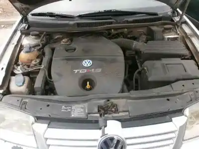 Scrapping Vehicle volkswagen bora berlina (1j2) highline of the year 2001 powered asv