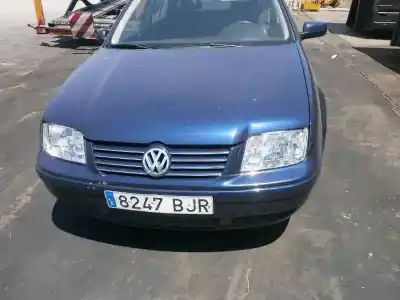 Sloopvoertuig VOLKSWAGEN BORA BERLINA (1J2) Trendline van het jaar 2001 aangedreven ASV
