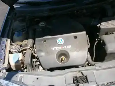 Sloopvoertuig volkswagen bora berlina (1j2) trendline van het jaar 2001 aangedreven asv