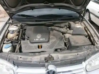 Veículo de Sucata volkswagen golf iv berlina (1j1) conceptline do ano 2000 alimentado akl