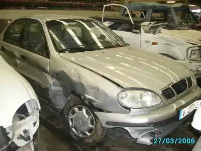 Veicolo di demolizione DAEWOO LANOS SX dell'anno 1999 alimentato 