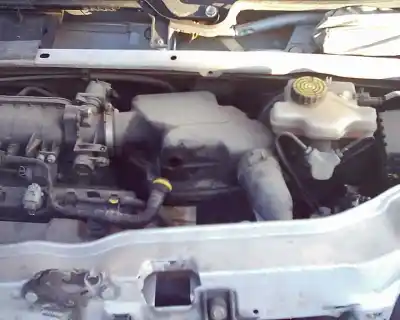 Véhicule à la ferraille citroen saxo 1.4 sx de l'année 2002 alimenté 