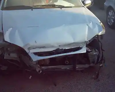 Véhicule à la ferraille citroen saxo 1.4 sx de l'année 2002 alimenté 