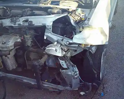 Véhicule à la ferraille citroen saxo 1.4 sx de l'année 2002 alimenté 