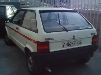 Veículo de Sucata seat ibiza (kj1) reference do ano 1987 alimentado 021a1000