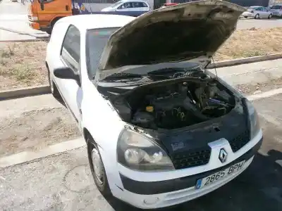 Утилизация автомобиля RENAULT CLIO II FASE II (B/CB0) Base Authentique года 2001 питание 