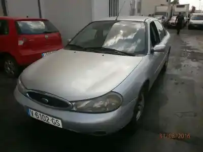 Sloopvoertuig FORD MONDEO BERLINA (GD) Ambiente van het jaar 1999 aangedreven 