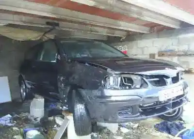 Veículo de Sucata nissan almera (n16/e) comfort do ano 2001 alimentado 0g15