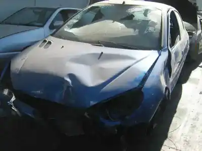 Sloopvoertuig peugeot                                            206 berlina                                                                                                                                                                                                                                                xt                                                                                                                                                                                                                                                         van het jaar 2003 aangedreven 