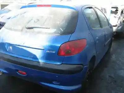 Sloopvoertuig peugeot                                            206 berlina                                                                                                                                                                                                                                                xt                                                                                                                                                                                                                                                         van het jaar 2003 aangedreven 