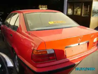Veicolo di demolizione bmw serie 3 berlina (e36) 318i dell'anno 1992 alimentato 