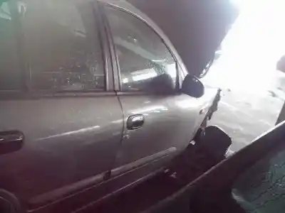 Veicolo di demolizione nissan almera (n16/e) line up dell'anno 2005 alimentato k9k