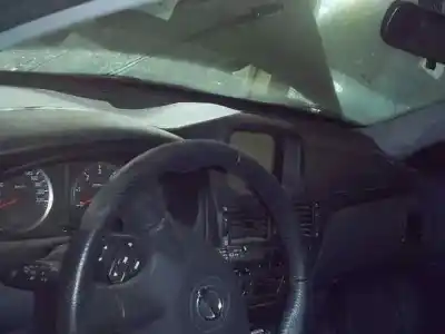 Veicolo di demolizione nissan almera (n16/e) line up dell'anno 2005 alimentato k9k