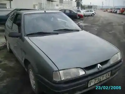 Veicolo di demolizione RENAULT 19 (B/C/L53) * dell'anno 1993 alimentato F3P