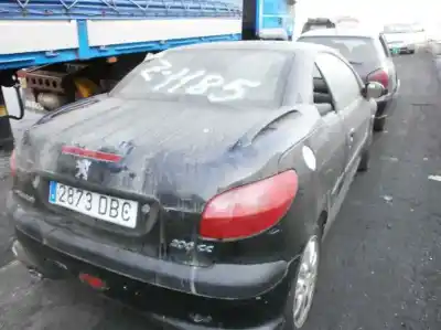 Sloopvoertuig peugeot 206 cc cc van het jaar 2004 aangedreven rfnew10j4