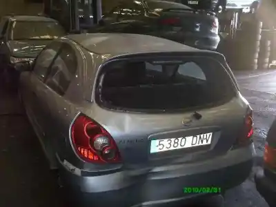 Veicolo di demolizione NISSAN ALMERA (N16/E) Visia dell'anno 2002 alimentato QG15
