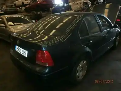 Veículo de Sucata volkswagen bora berlina (1j2) trendline do ano 2001 alimentado asv