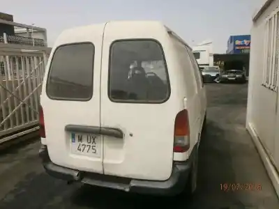 Sloopvoertuig nissan vanette cargo (hc23) furg. van het jaar 1997 aangedreven ld23 c