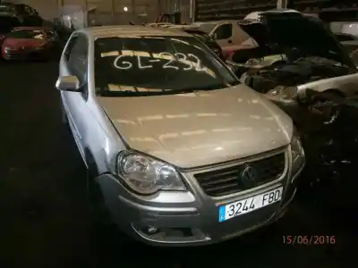 Veicolo di demolizione VOLKSWAGEN POLO (9N3) 1.4 16V dell'anno 2006 alimentato 