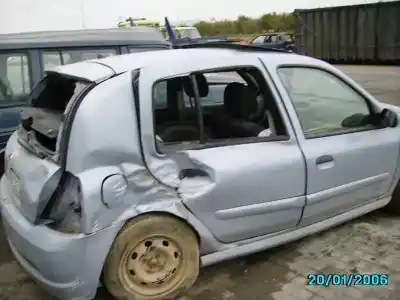 Veicolo di demolizione renault clio ii fase ii (b/cb0) base authentique dell'anno 2004 alimentato k4m a7