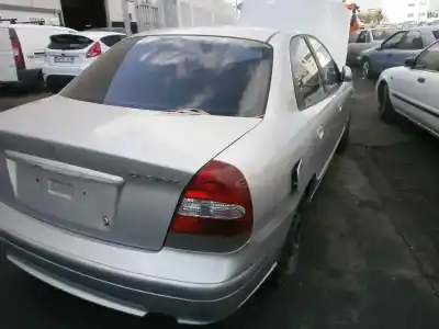 Veículo de Sucata daewoo nubira berlina cd do ano 2000 alimentado 