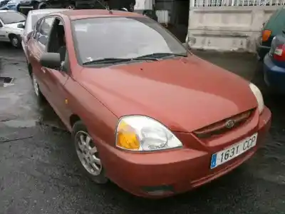 Veicolo di demolizione KIA RIO LS Berlina dell'anno 2002 alimentato A3E