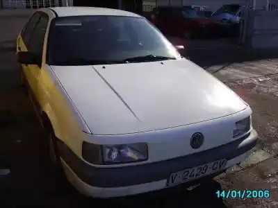 Vehículo de desguace VOLKSWAGEN PASSAT BERLINA (312) GL del año 1989 con motor PB