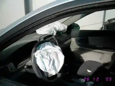 Veículo de Sucata kia cerato 2.0 lx crdi familiar do ano 2004 alimentado d4ea