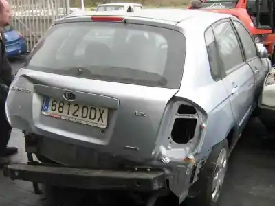 Veículo de Sucata kia cerato 2.0 lx crdi familiar do ano 2004 alimentado d4ea
