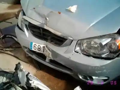 Veículo de Sucata kia cerato 2.0 lx crdi familiar do ano 2004 alimentado d4ea