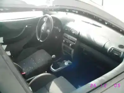 Veículo de Sucata kia cerato 2.0 lx crdi familiar do ano 2004 alimentado d4ea