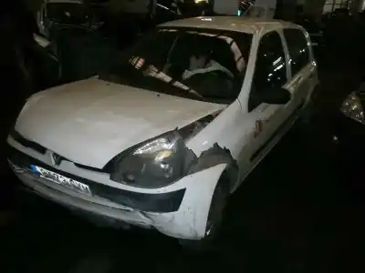 Здавання транспортного засобу RENAULT CLIO II FASE II (B/CB0) Authentique року 2004 потужний 