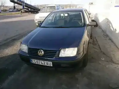 Sloopvoertuig VOLKSWAGEN BORA BERLINA (1J2) Conceptline van het jaar 2000 aangedreven AKL