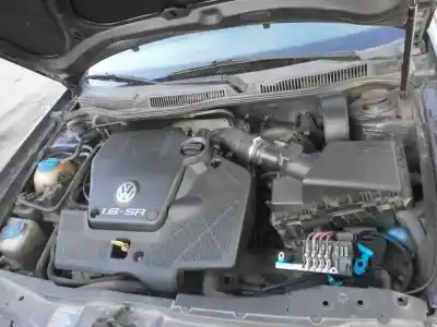 Veículo de Sucata volkswagen bora berlina (1j2) conceptline do ano 2000 alimentado akl