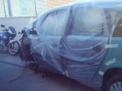 Veículo de Sucata opel meriva enjoy do ano 2004 alimentado y17dt