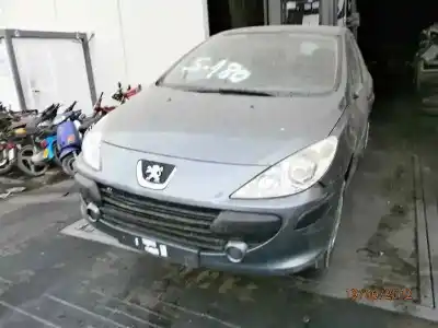 Vehículo de desguace PEUGEOT 307 BERLINA (S2) XR del año 2006 con motor 9HX(DV6ATED4)