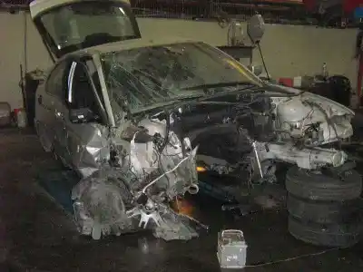 Veículo de Sucata BMW SERIE 3 COMPACT (E46) 320td do ano 2003 alimentado 204D4