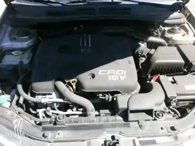 Veículo de Sucata kia cerato 2.0 lx crdi familiar do ano 2005 alimentado d4ea