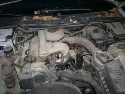 Veículo de Sucata bmw serie 3 berlina (e36) 318i do ano 1992 alimentado 184e1