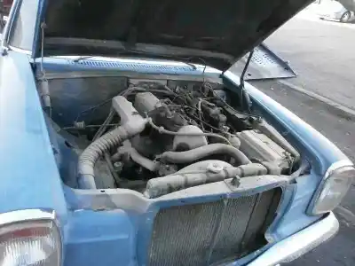 Véhicule à la ferraille mercedes-benz clase e (w114/w115) berlina 240 d 3,0 de l'année 1976 alimenté 