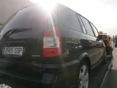 Veicolo di demolizione opel zafira a blue line dell'anno 2004 alimentato y22dtr