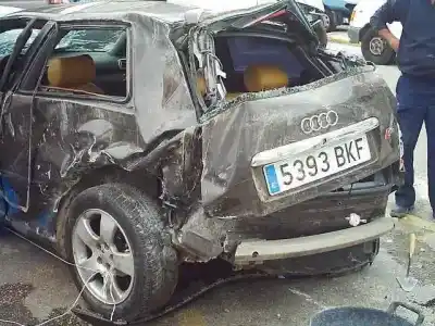 Здавання транспортного засобу audi a3 (8l) 1.8 20v turbo року 1998 потужний agu