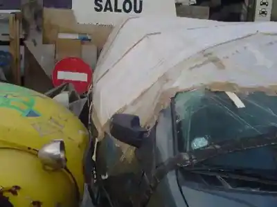 Veículo de Sucata ford fiesta (cbk) ghia do ano 2002 alimentado f6ja