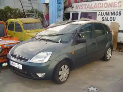 Veículo de Sucata ford fiesta (cbk) ghia do ano 2002 alimentado f6ja