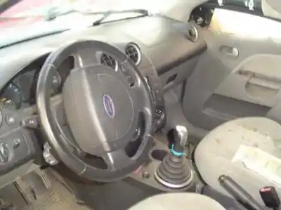 Veículo de Sucata ford fiesta (cbk) ghia do ano 2002 alimentado f6ja