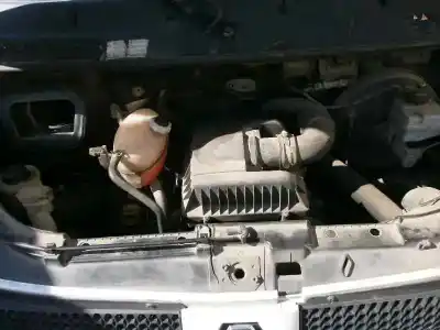 Veículo de Sucata renault master ii phase 2 bus mini - bus 9 - plazas l1h1 do ano 2005 alimentado 