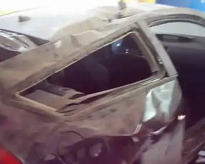 Veicolo di demolizione citroen c4 coupe collection dell'anno 2005 alimentato 9hx 3415 km.