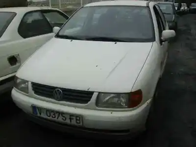 Vehículo de desguace VOLKSWAGEN POLO BERLINA (6N1) Básico del año 1995 con motor ADX