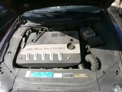Veicolo di demolizione alfa romeo 166 2.4 jtd 20v distinctive dell'anno 2004 alimentato 841g000
